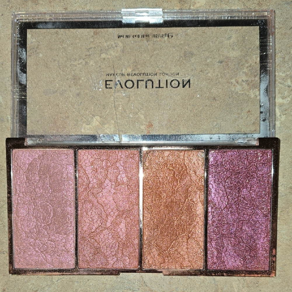Revolution Eyeshadow Palette Gold and Orange Metallics - Picture 2 of 3